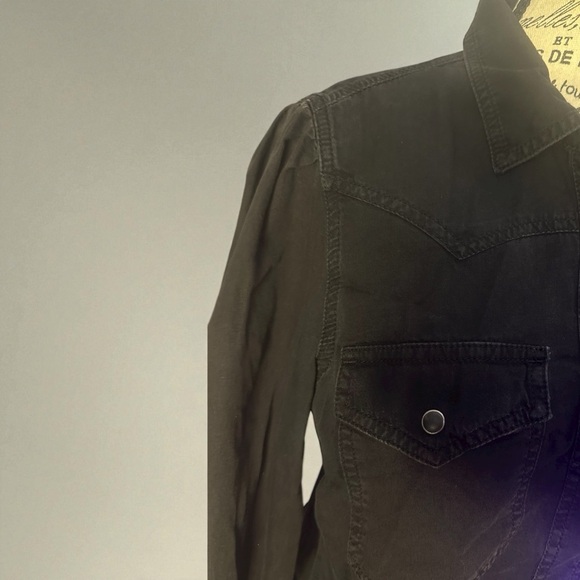 GAP Classic Black Shirt - Picture 5 of 9